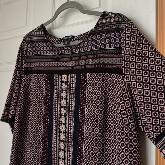 Roz & Ali (Dress Barn) irresistibly gorgeous print! Slimming your silhouette! - Picture 3 of 7